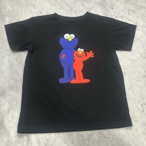 🔥🔥 boys kaws x sesame street T-shirt